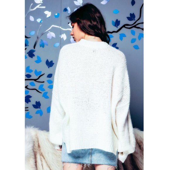 ๐ฅณHP๐ฅณScallop Hem Oversized Sweater NEW - Picture 3 of 4